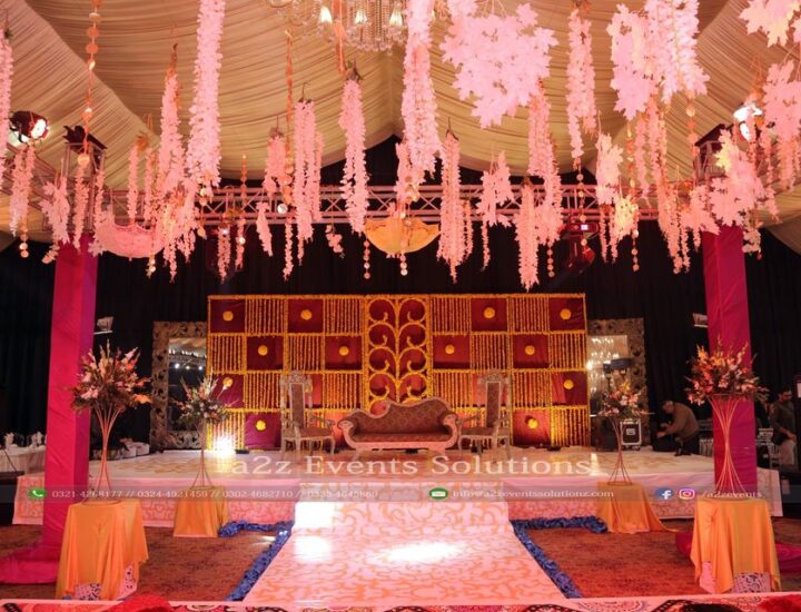 stages designers in lahore, mehndi grand stage decor