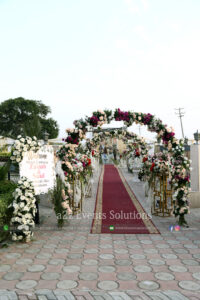 wedding arch, best florists