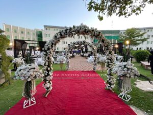 walkway decor, floral decorations
